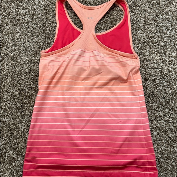 Champion Tank - Medium - Picture 2 of 3